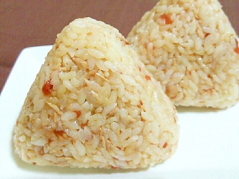 ツナと梅干しのおにぎり レシピ 作り方 By あ ち0024 楽天レシピ ツナと梅干しのおにぎり レシピ 作り方 By あ ち0024 楽天レシピ